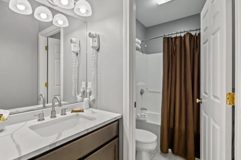 Photo of Bathroom in Ogunquit