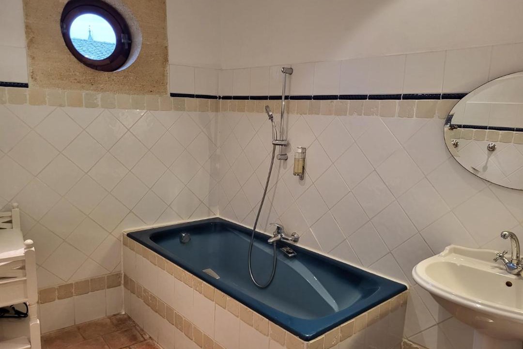 Photo of Bathroom in Collias