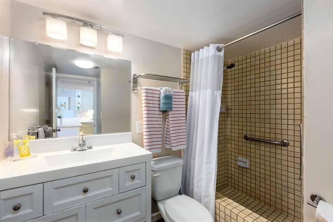 Photo of Bathroom in Waikiki