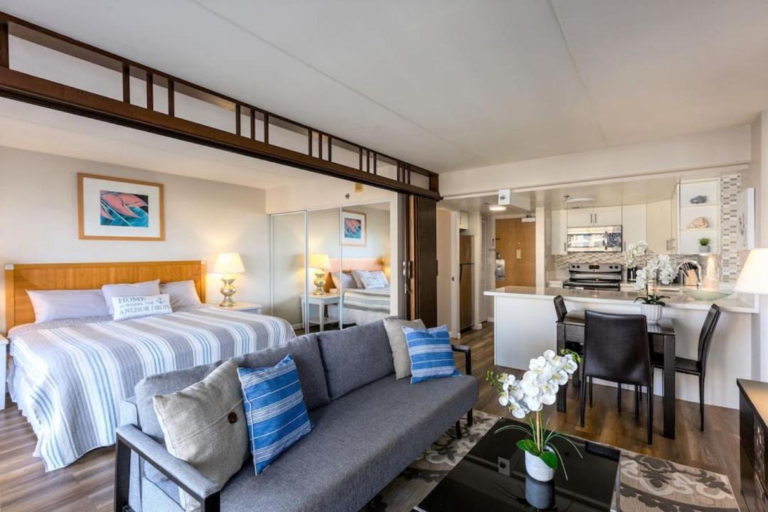 Photo of Bedroom in Waikiki