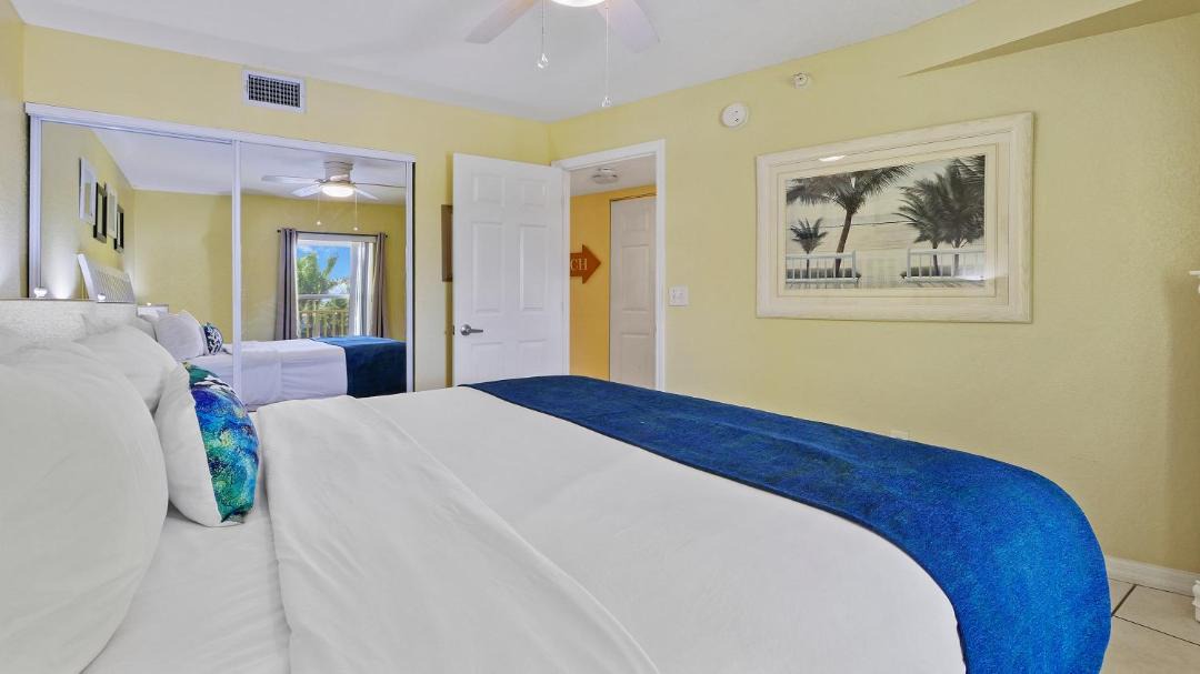 Photo of Bedroom in Treasure Island