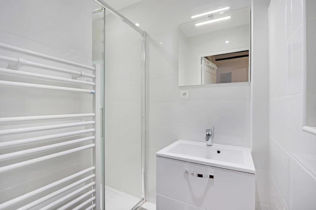 Photo of Bathroom in Butte-aux-Cailles