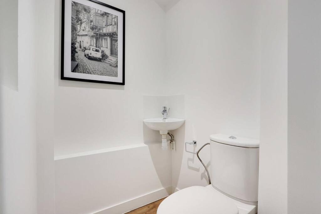 Photo of Bathroom in Butte-aux-Cailles