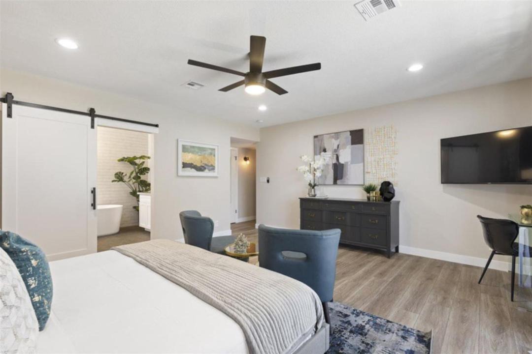 Photo of Bedroom in Gold Key Estates