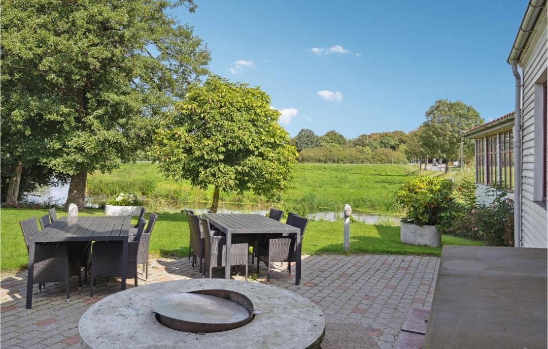 Photo of Others in Mandoe