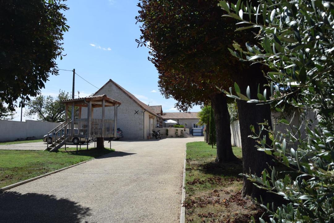 Photo of Others in Jaunay-Clan