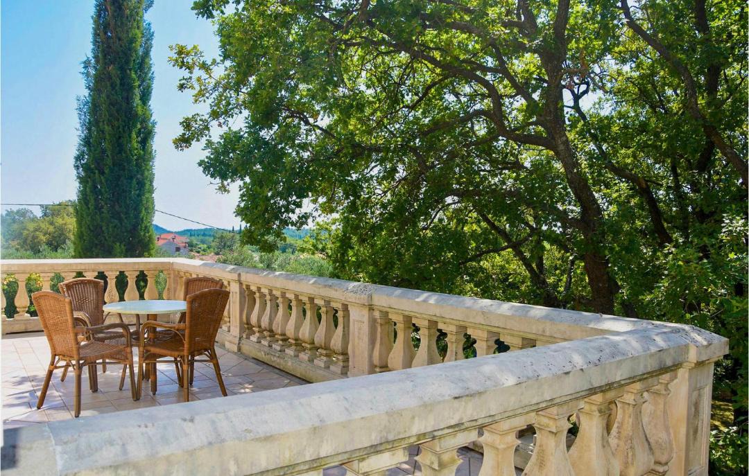 Photo of Patio Balcony in Cilipi