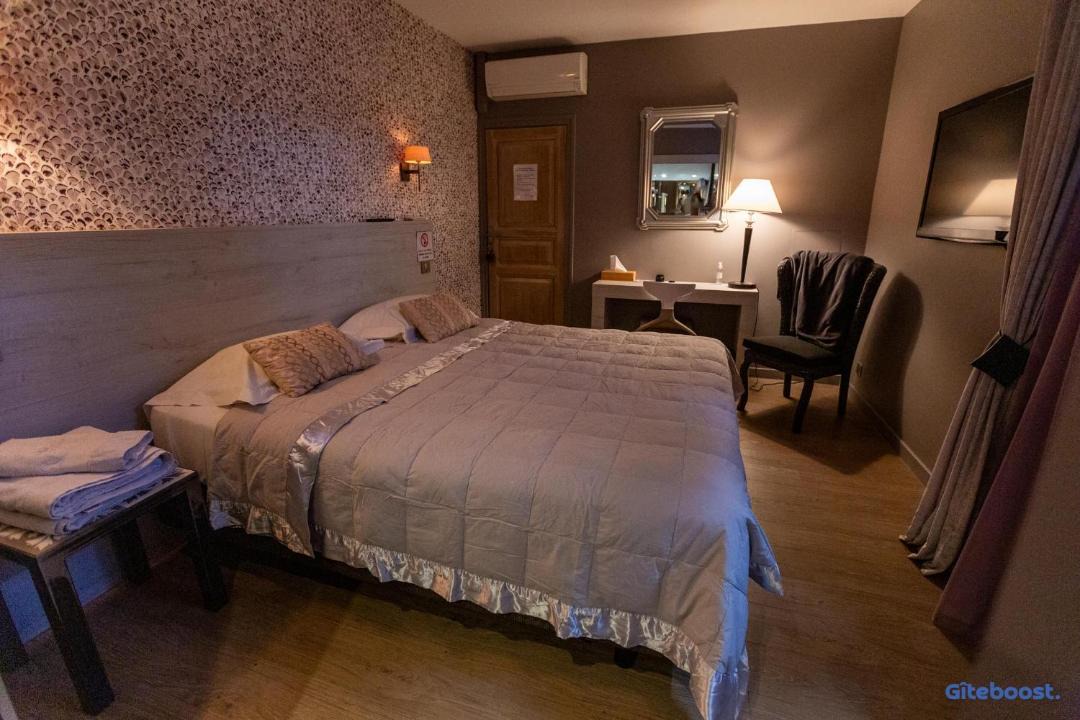 Photo of Bedroom in Chatte