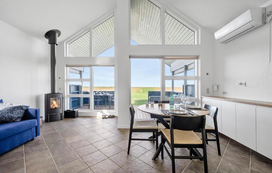 Photo of Others in Mesinge