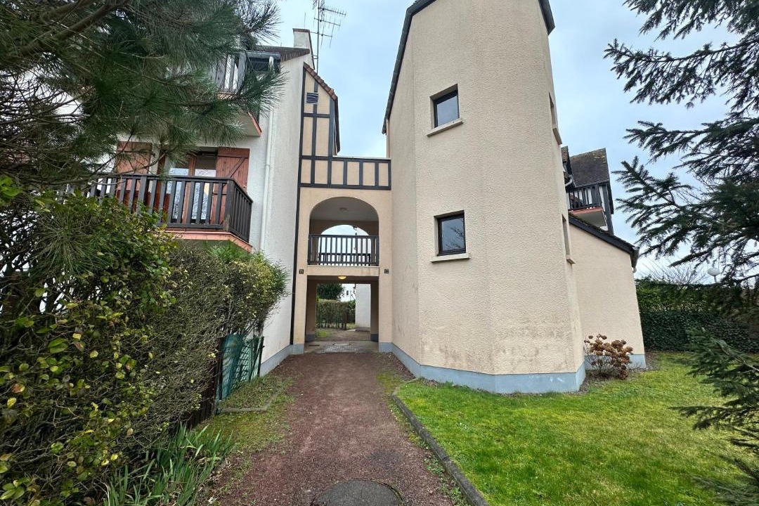 Photo of Others in Le Home