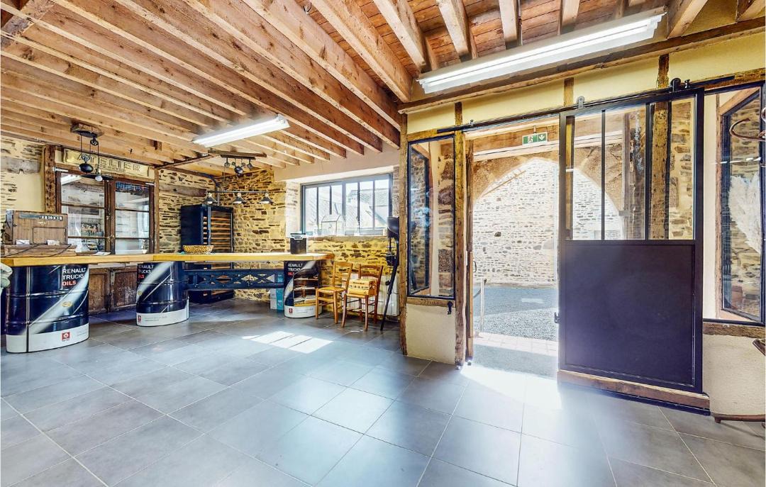 Photo of Others in Neuilly-le-Vendin