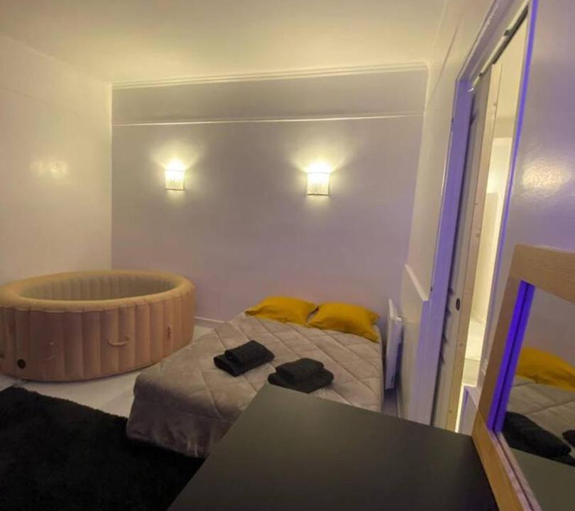 Photo of Bedroom in Bagnolet
