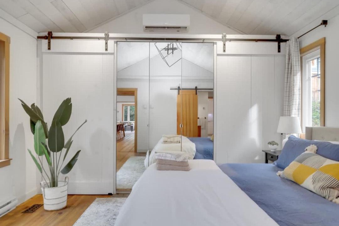 Photo of Bedroom in Val-des-Monts