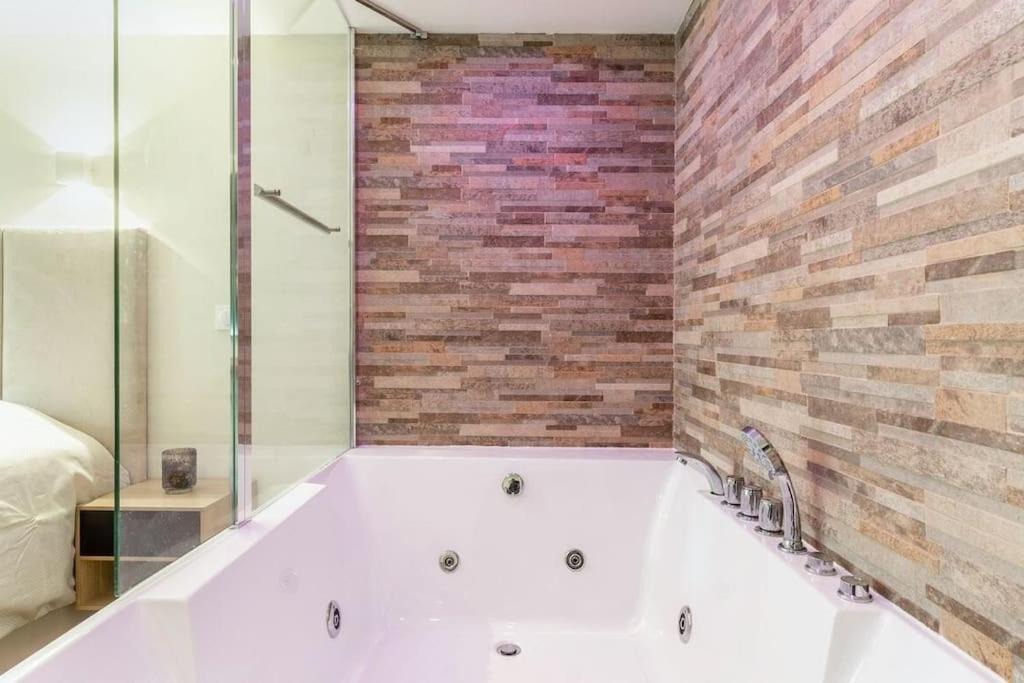 Photo of Bathroom in Villeneuve-le-Roi