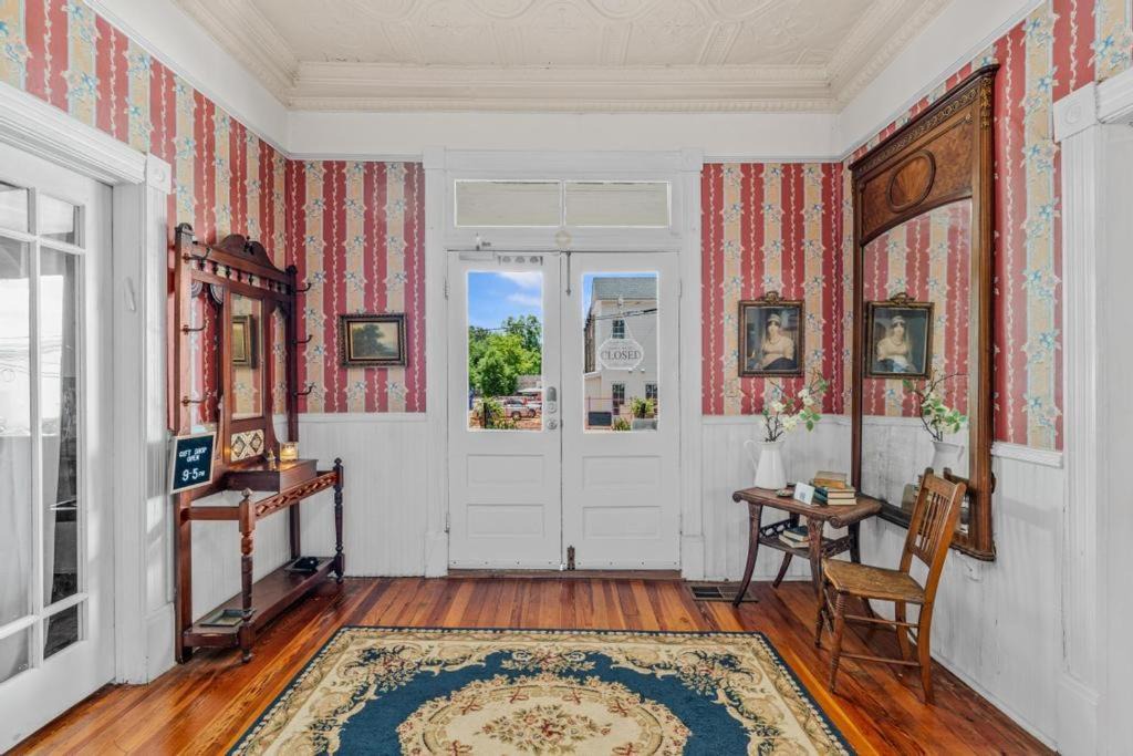 Photo of Others in Senoia