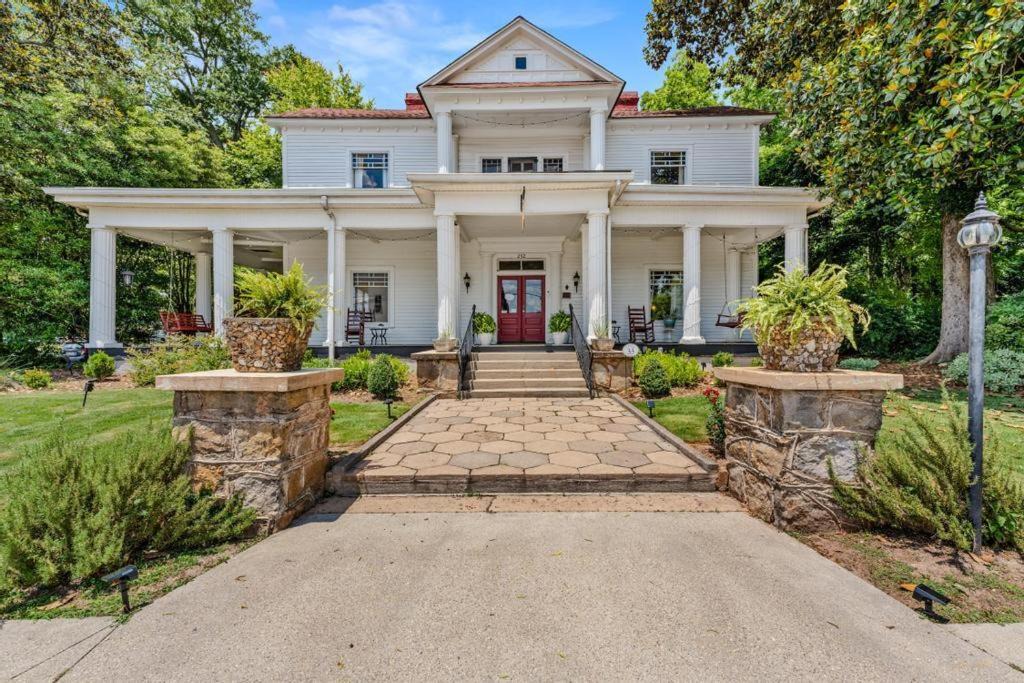 Photo of Others in Senoia