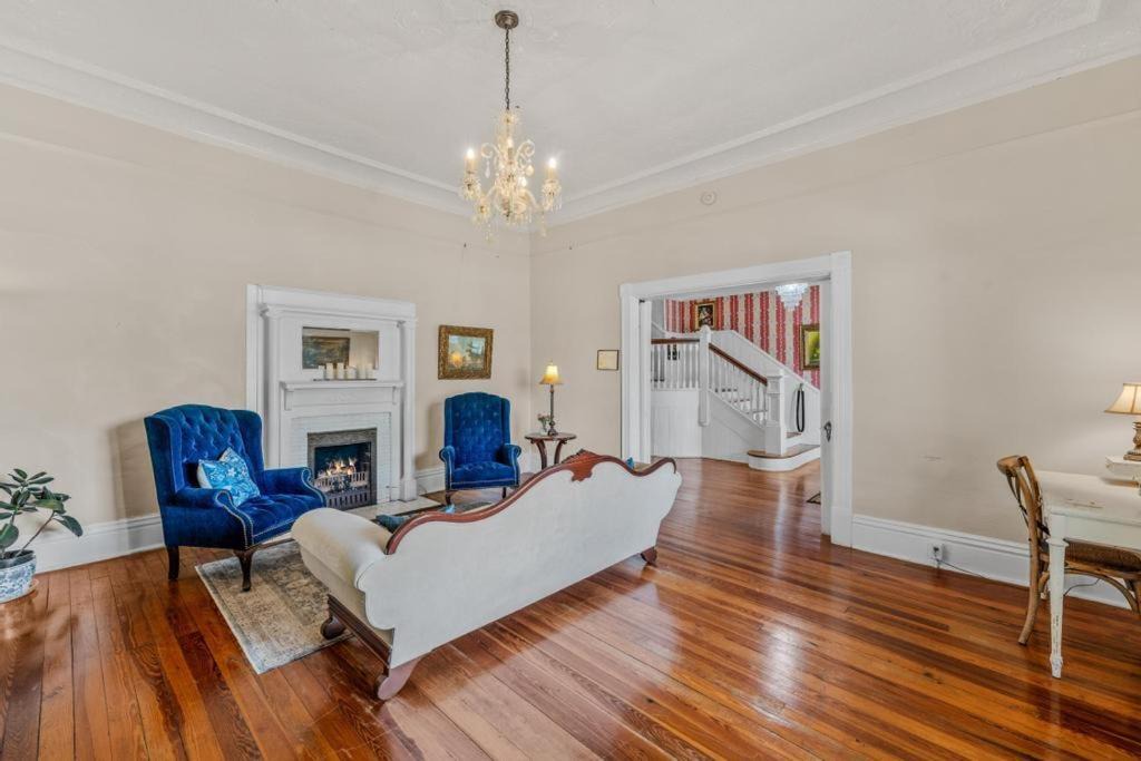 Photo of Others in Senoia