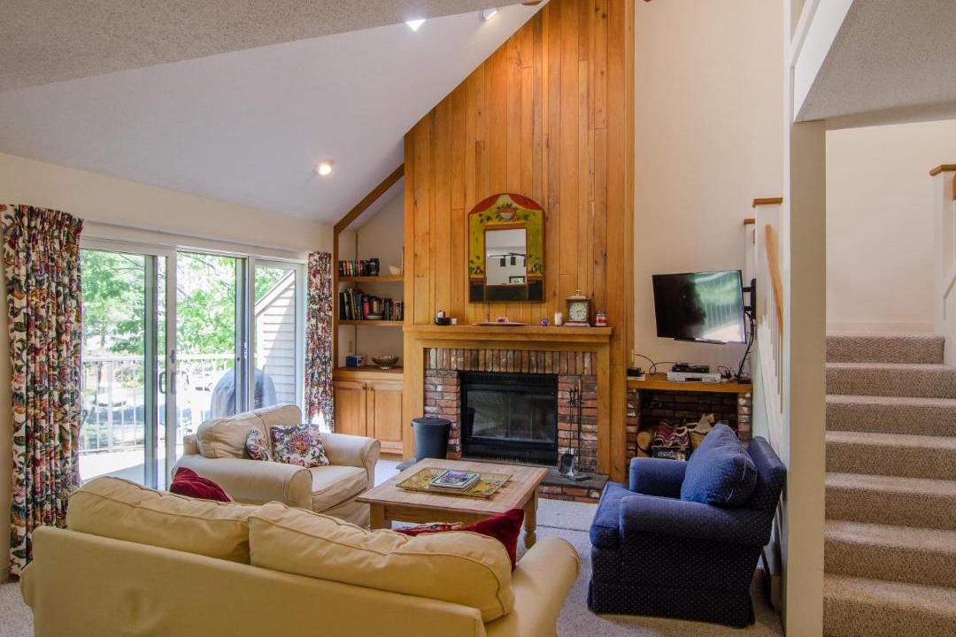 Photo of Livingroom in West Hartford