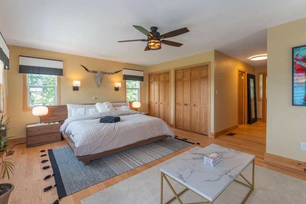Photo of Bedroom in Belleville