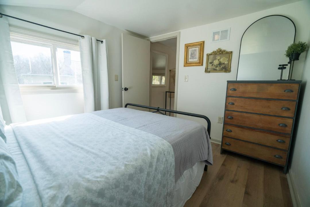 Photo of Bedroom in Hadley