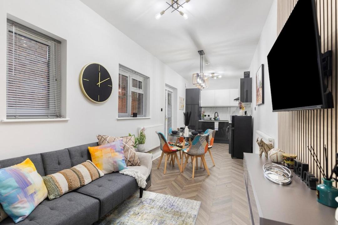 Photo of Livingroom in Bow West