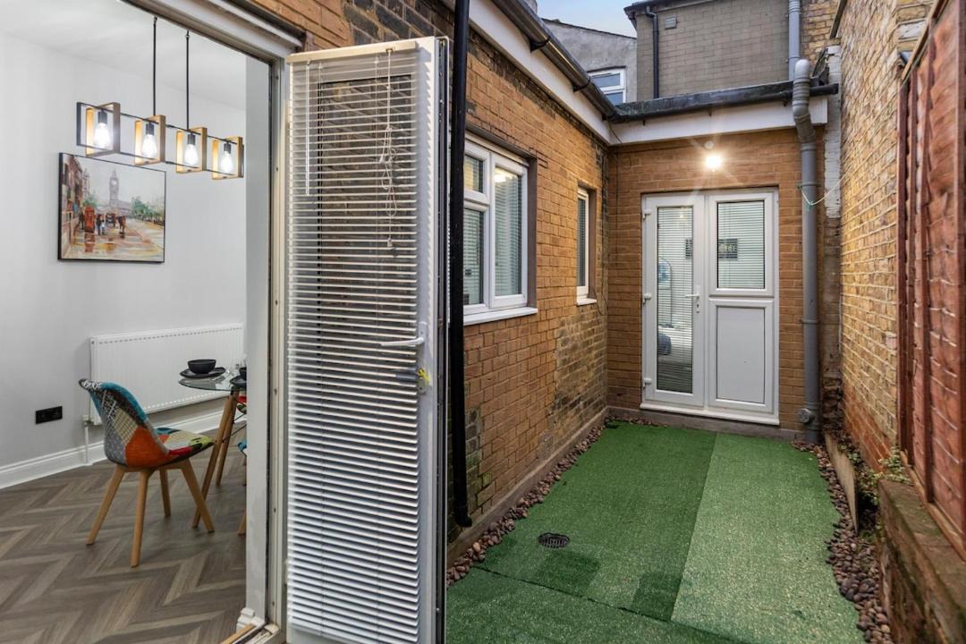 Photo of Others in Bow West