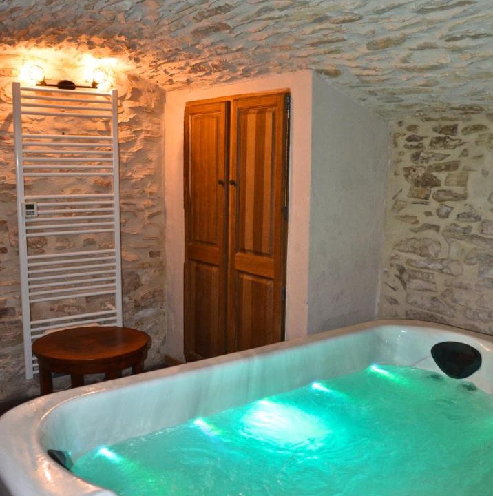 Photo of Others in Lirac