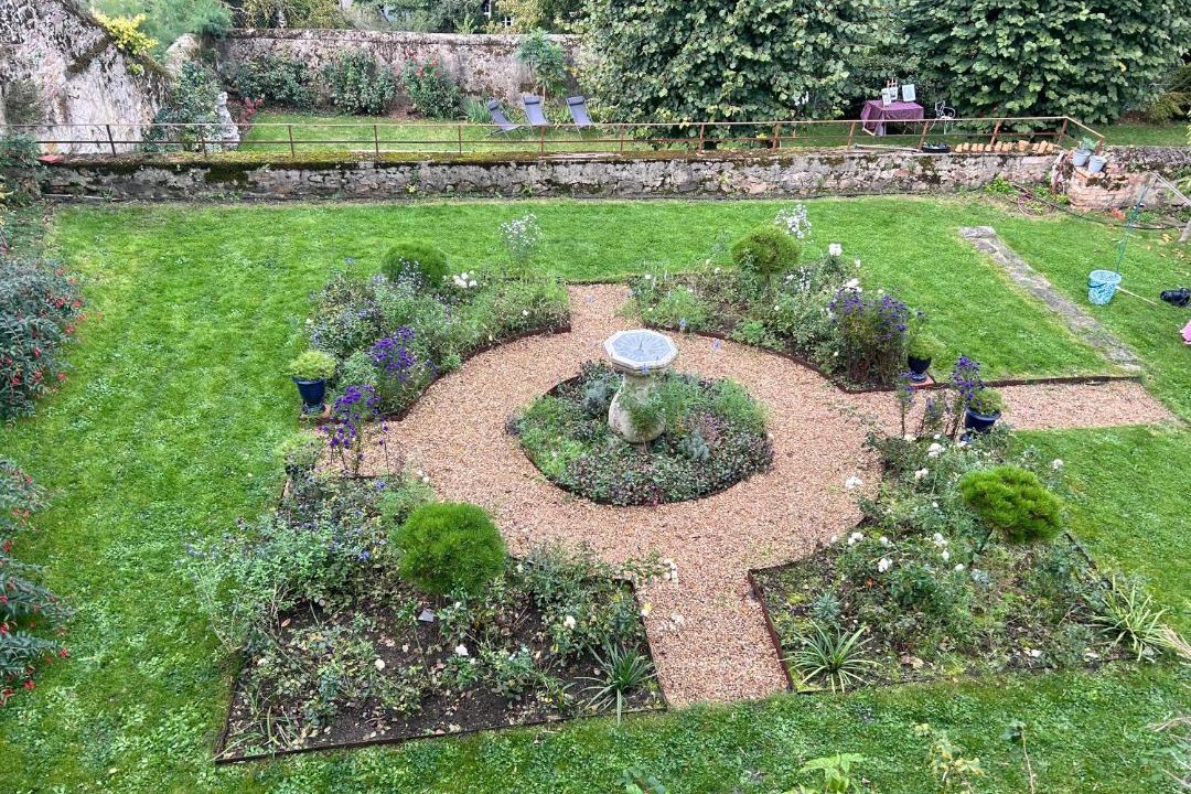 Photo of Others in Flore