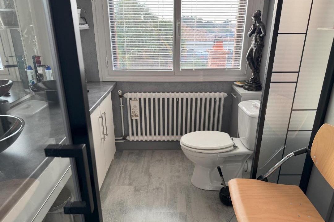 Photo of Bathroom in Montaigu