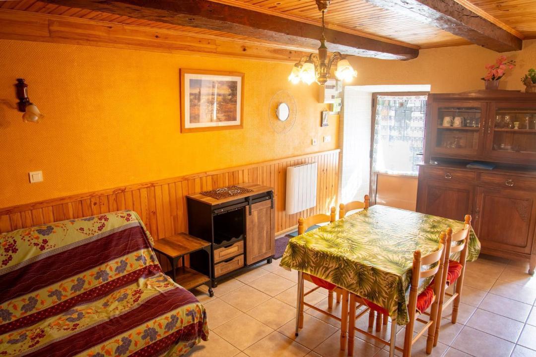Photo of Kitchen in Laval-du-Tarn