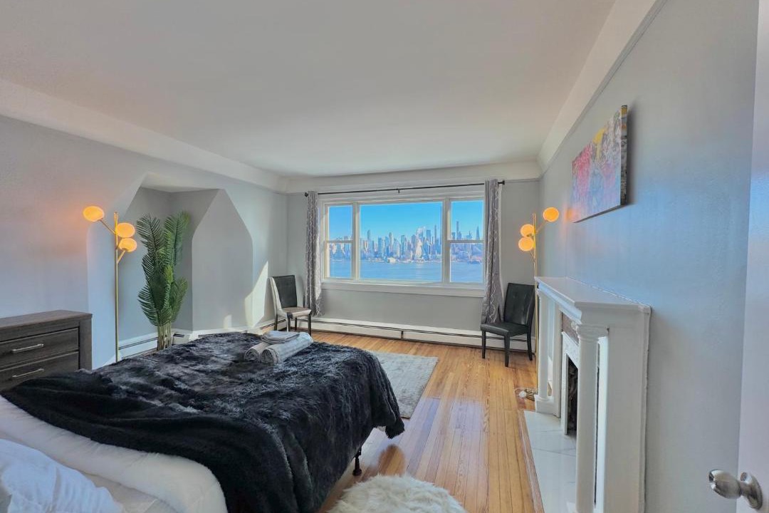 Photo of Bedroom in Weehawken