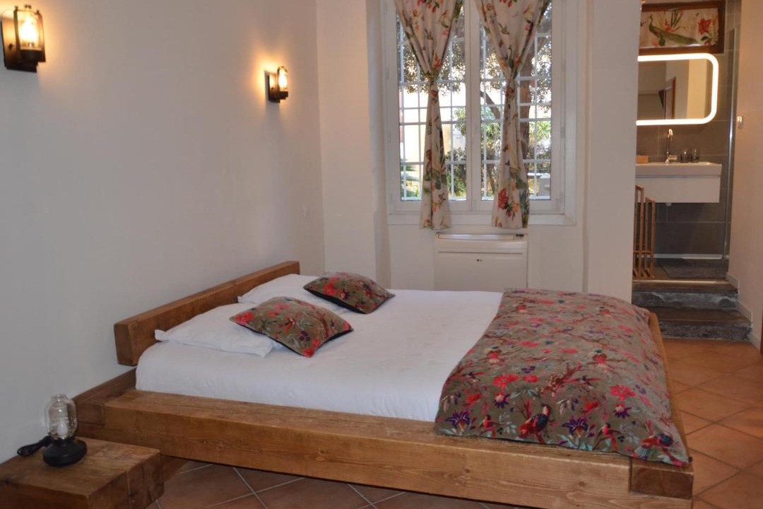 Photo of Others in Lirac