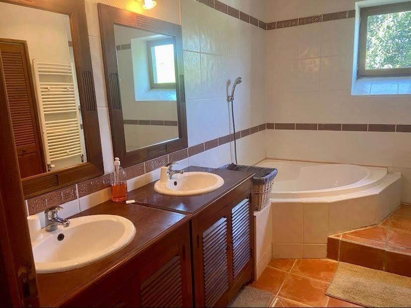 Photo of Bathroom in Monguilhem