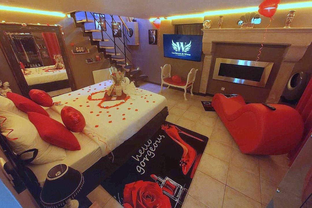 Photo of Others in Auge