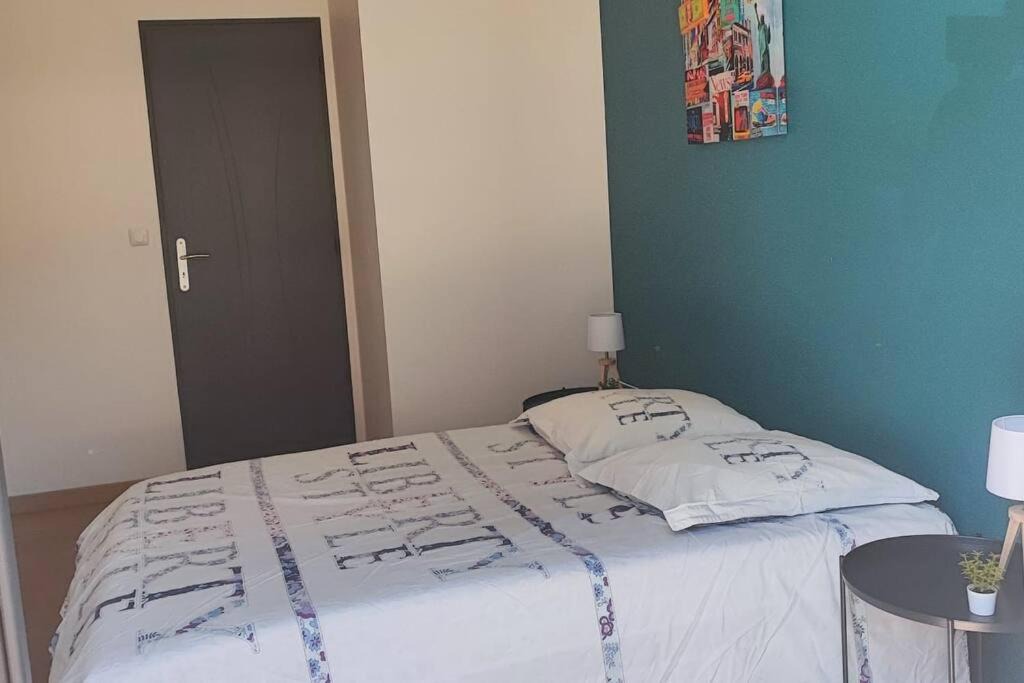 Photo of Bedroom in Plan-d'Aups-Sainte-Baume