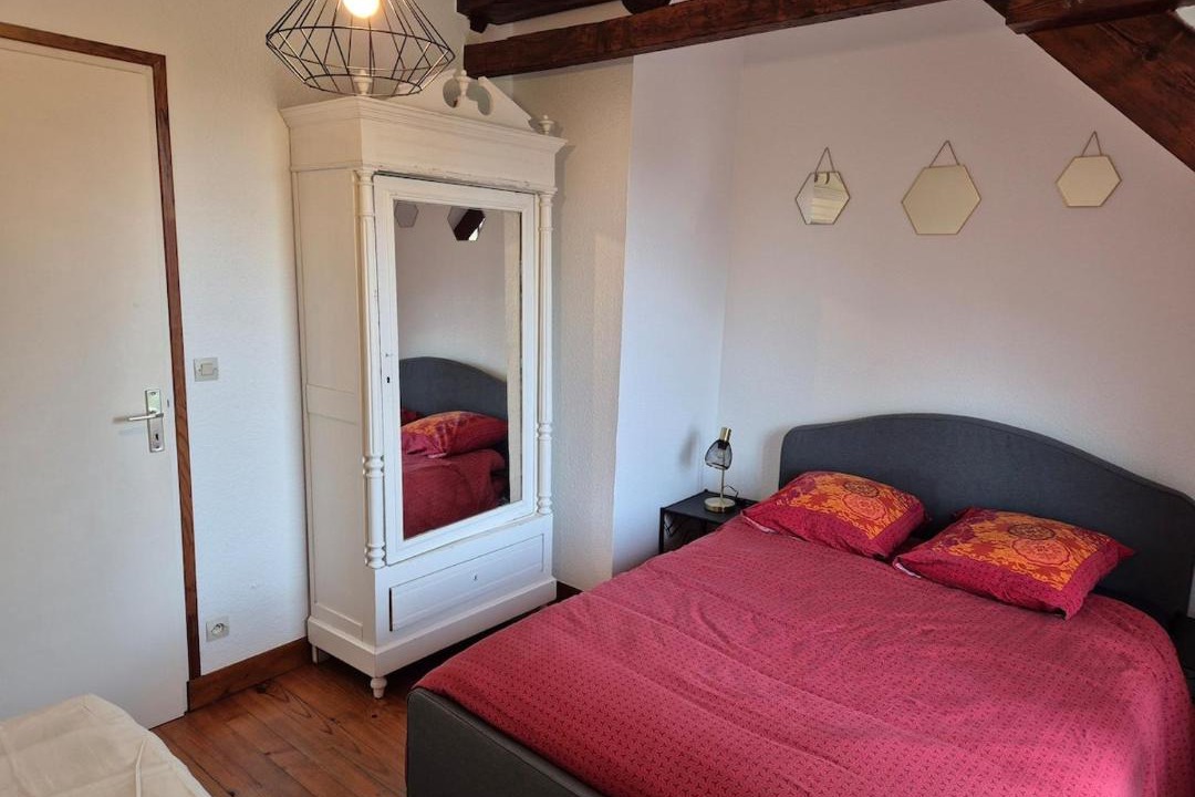 Photo of Bedroom in Longueville