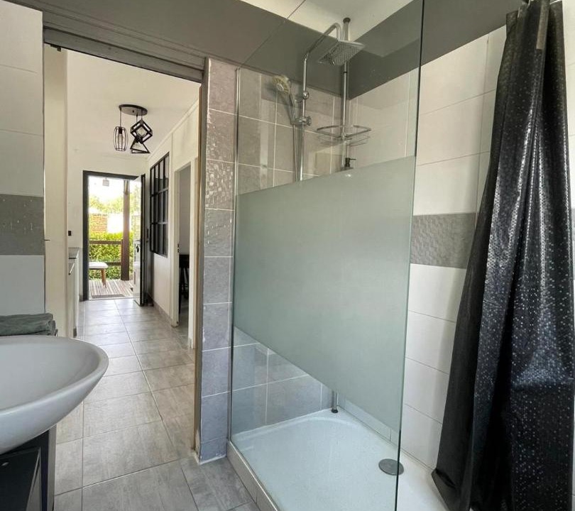 Photo of Bathroom in Cenon-sur-Vienne
