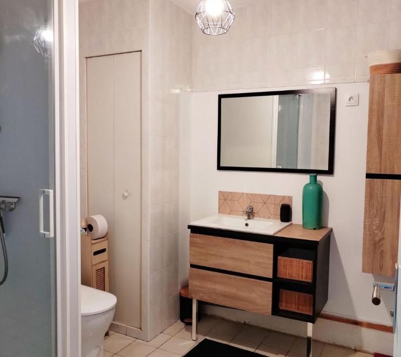 Photo of Bathroom in Saujon