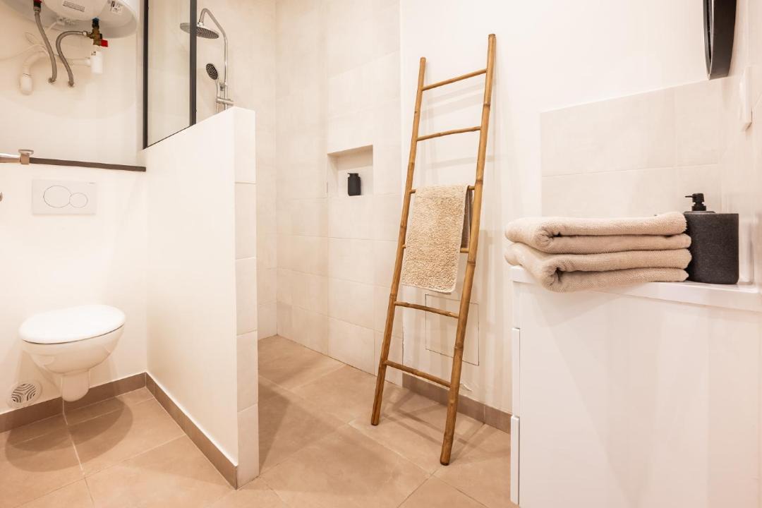 Photo of Bathroom in Longjumeau