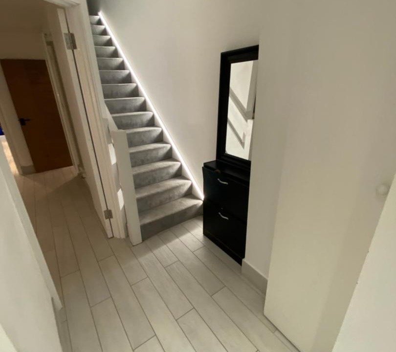 Photo of Others in Hale