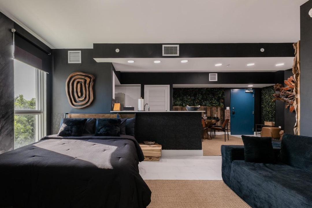 Photo of Bedroom in Downtown Hollywood