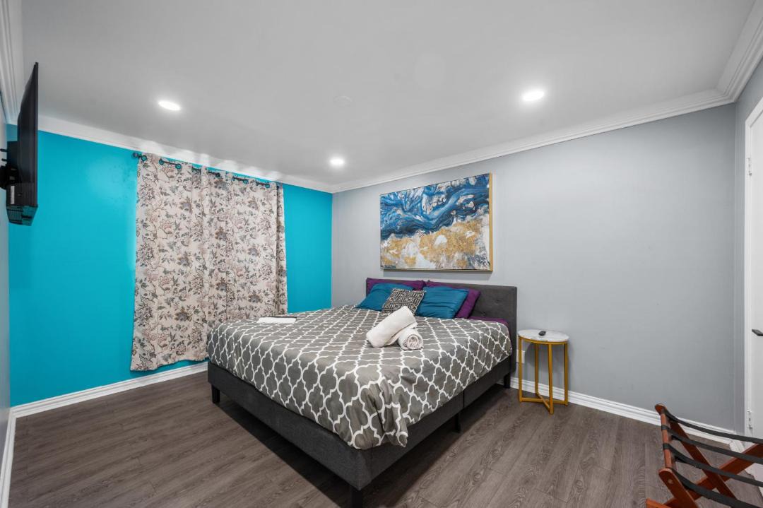 Photo of Bedroom in Neartown