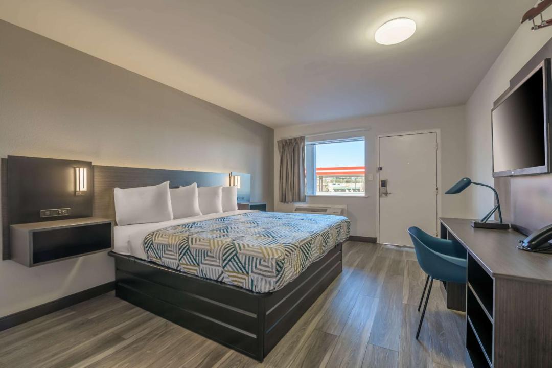 Photo of Bedroom in Commerce