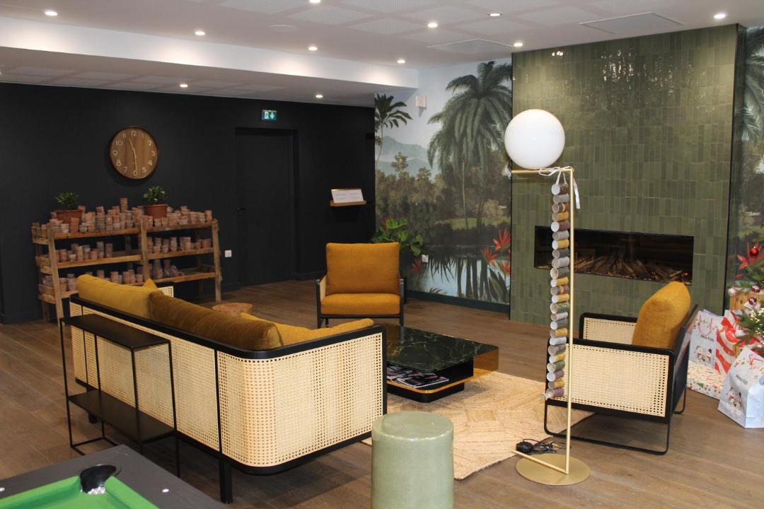 Photo of Others in Flore