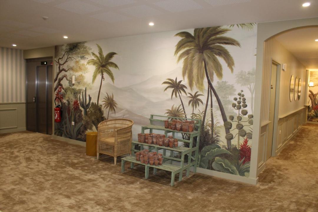 Photo of Others in Flore