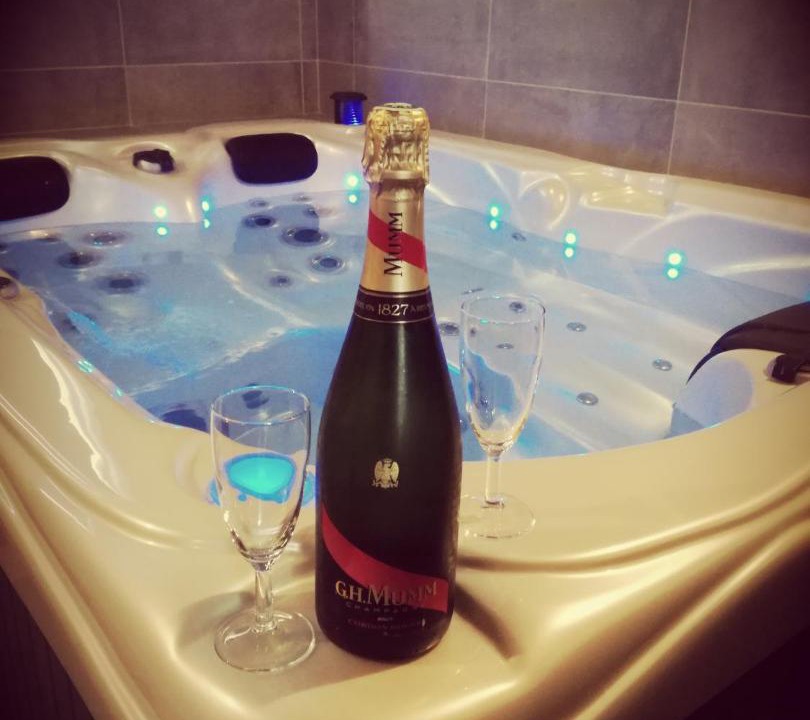 Photo of Others in Avelin