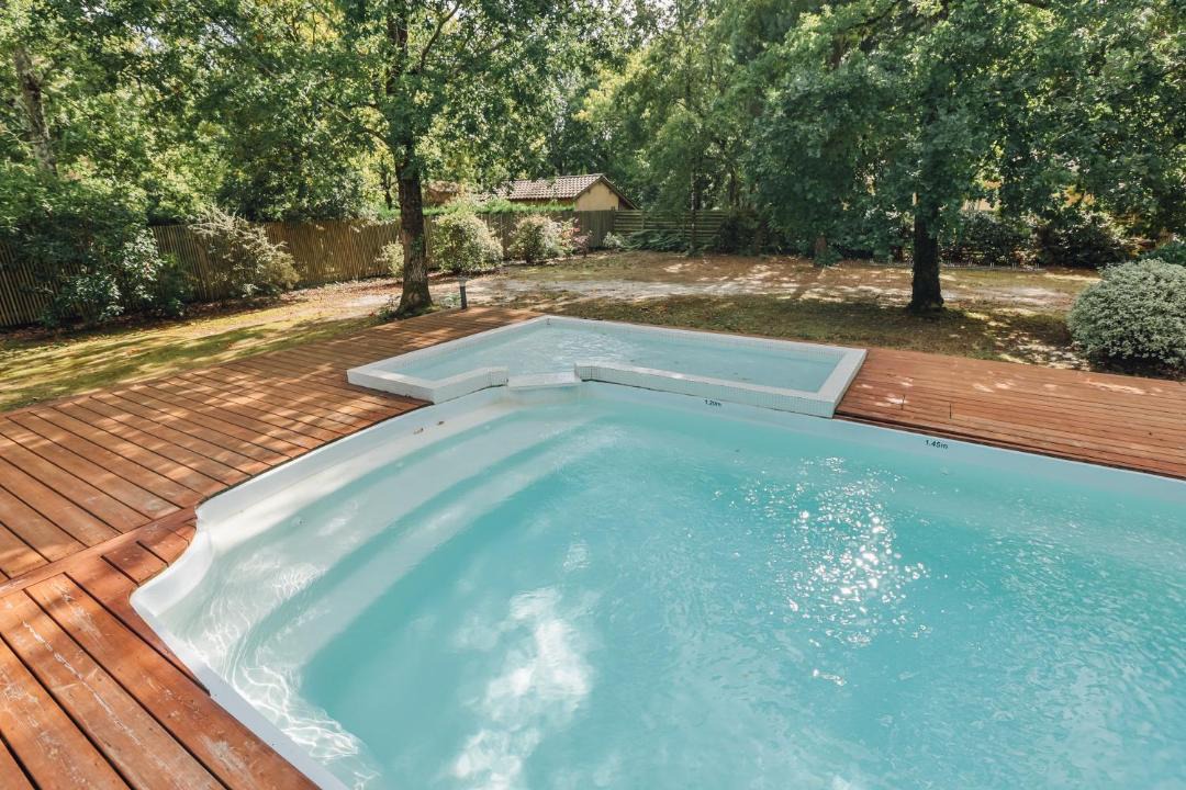 Photo of Others in Grayan-Et-L'Hopital