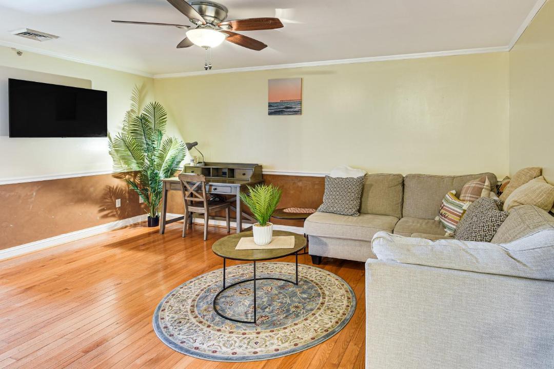Photo of Livingroom in Fall River