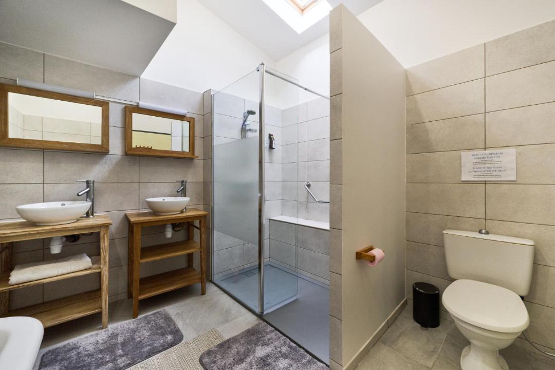 Photo of Bathroom in Roquetaillade