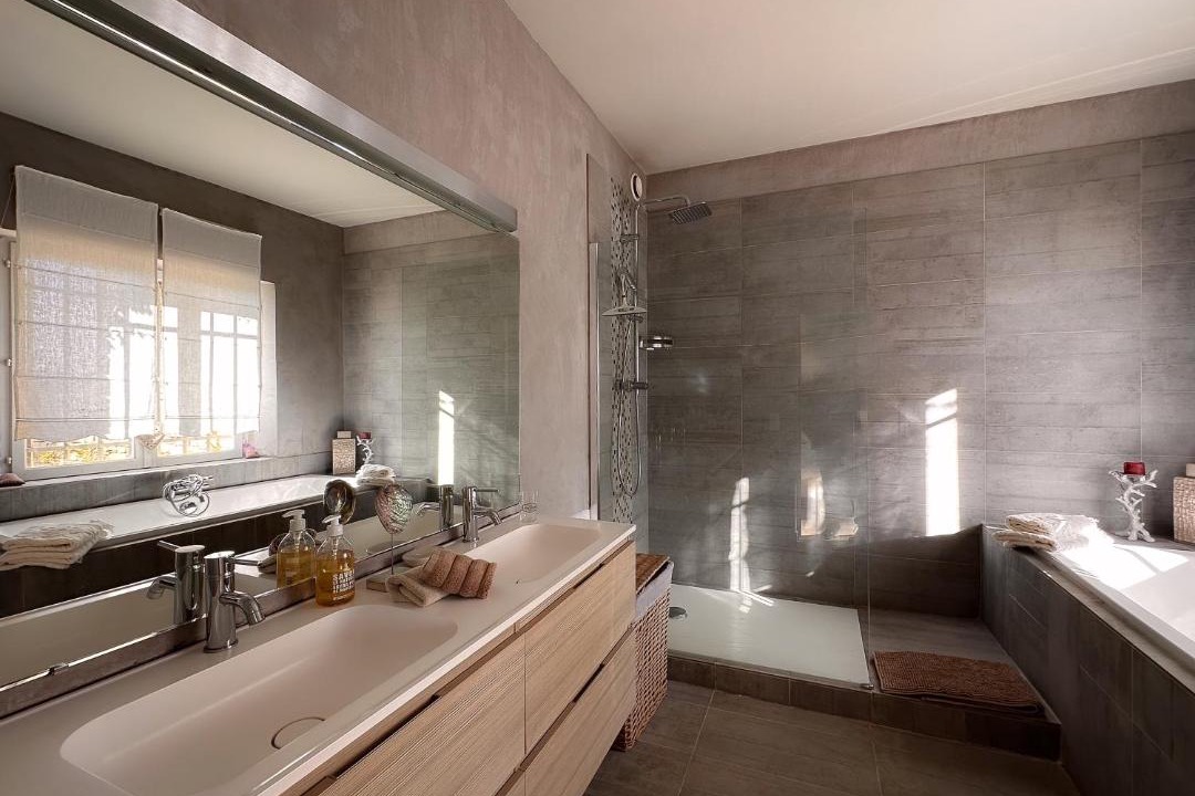 Photo of Bathroom in Murs